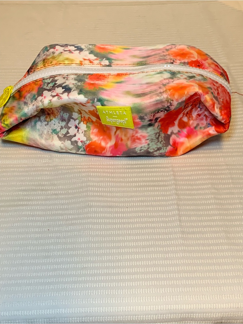 Athleta Supergoop! Floral Makeup Toiletry Traveling Bag Pouch Cute Bright. EC